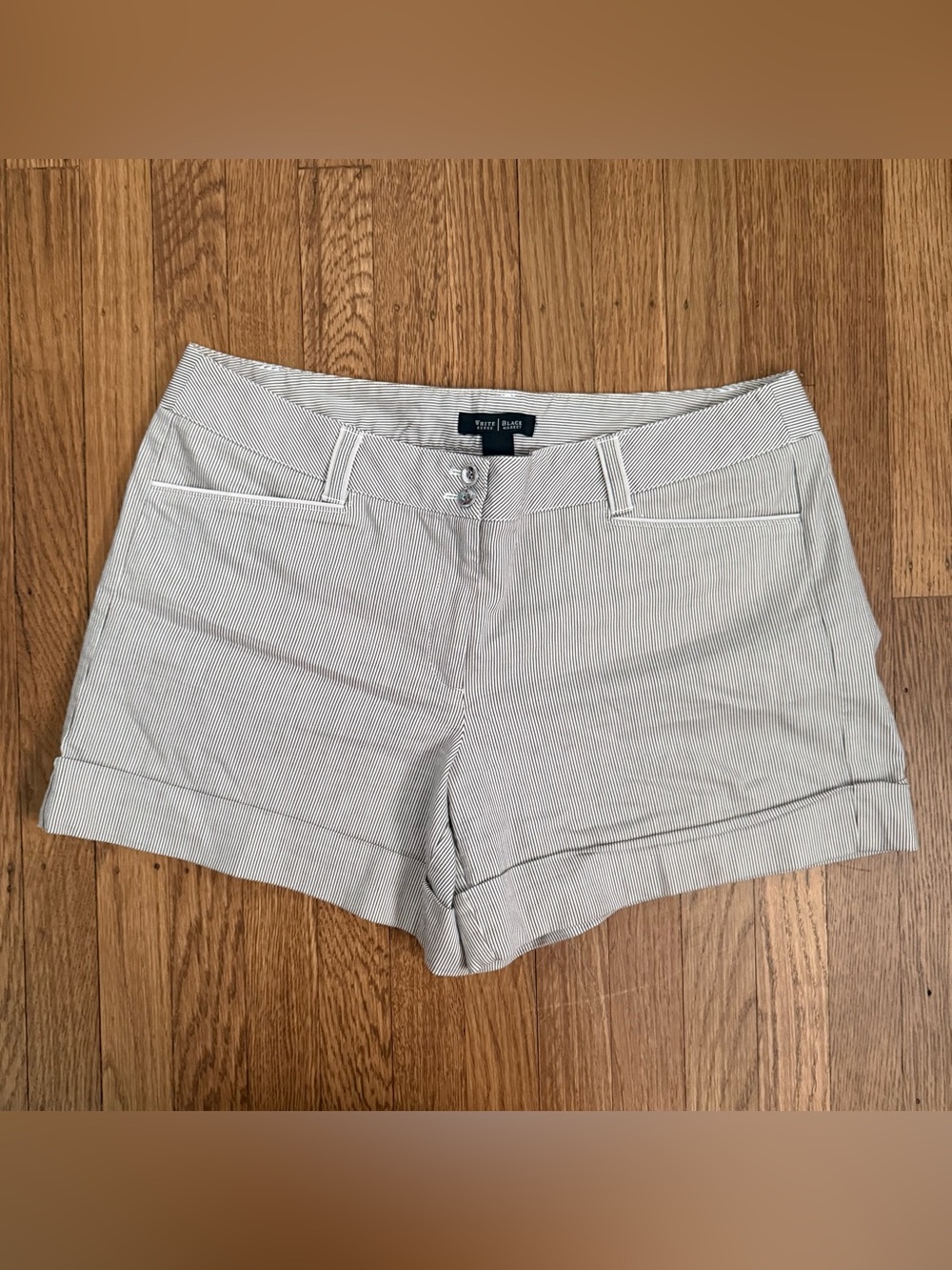 White House Black Market White Pinstripe Women’s Shorts size 14